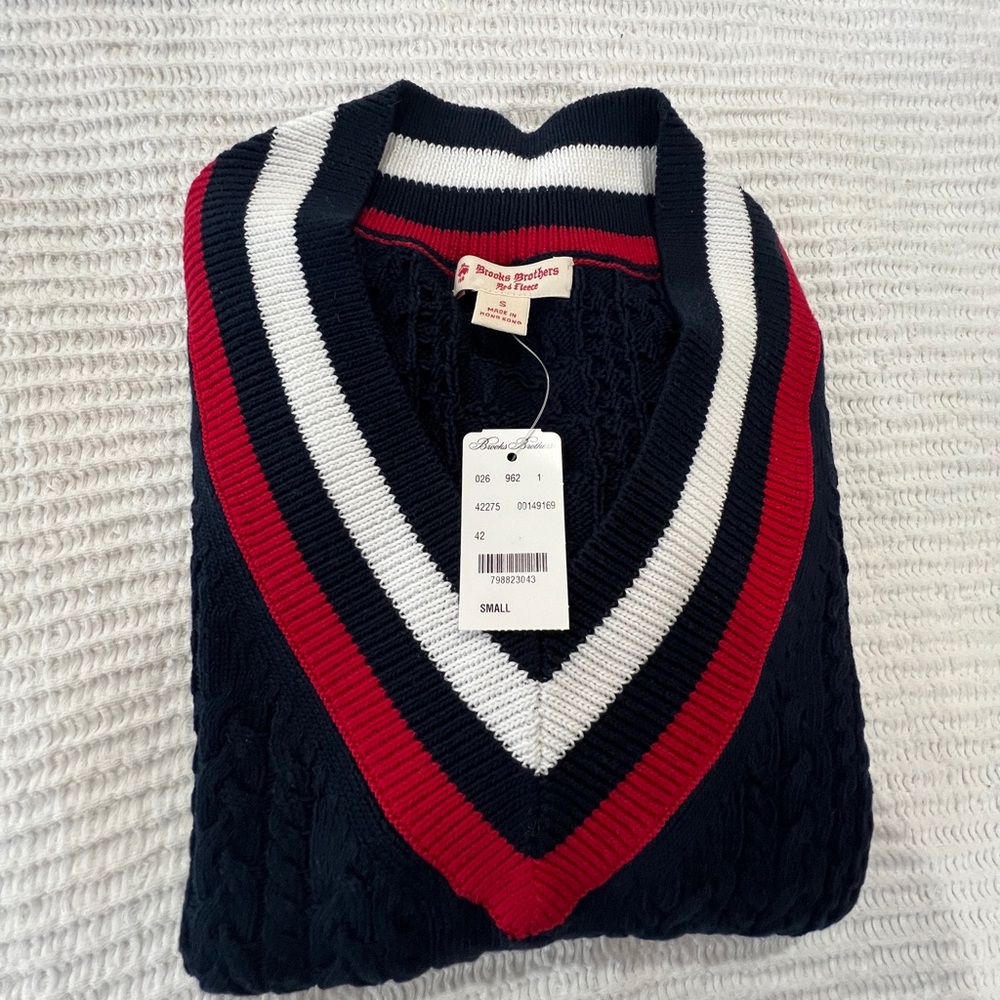 BROOKS BROTHERS Red Fleece Women’s Cabke Knit V-Neck Sweater Size XS New